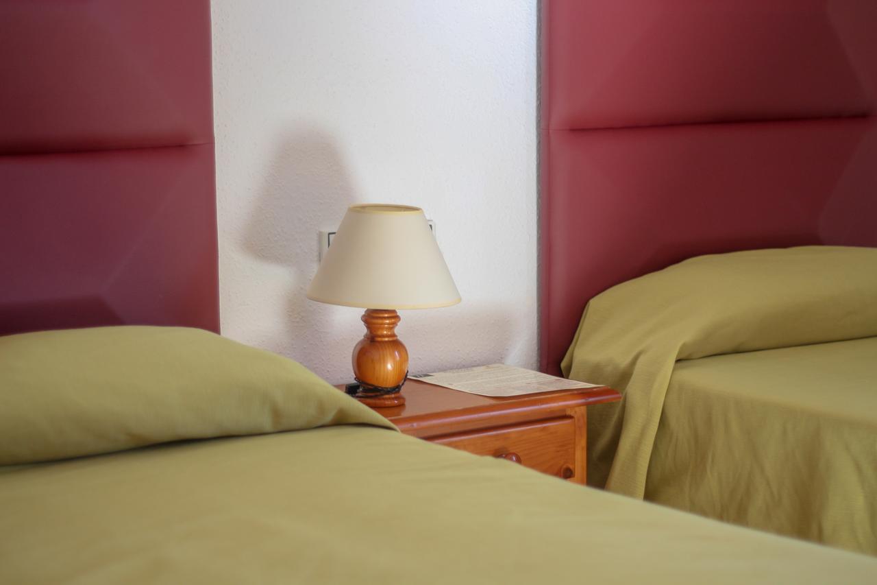 Hostal Esperanza เบนาคาราเฟ ภายนอก รูปภาพ