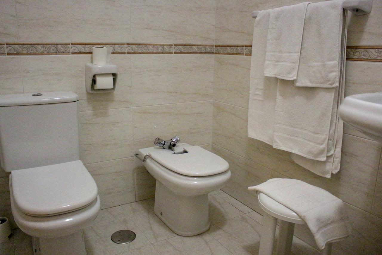 Hostal Esperanza เบนาคาราเฟ ภายนอก รูปภาพ