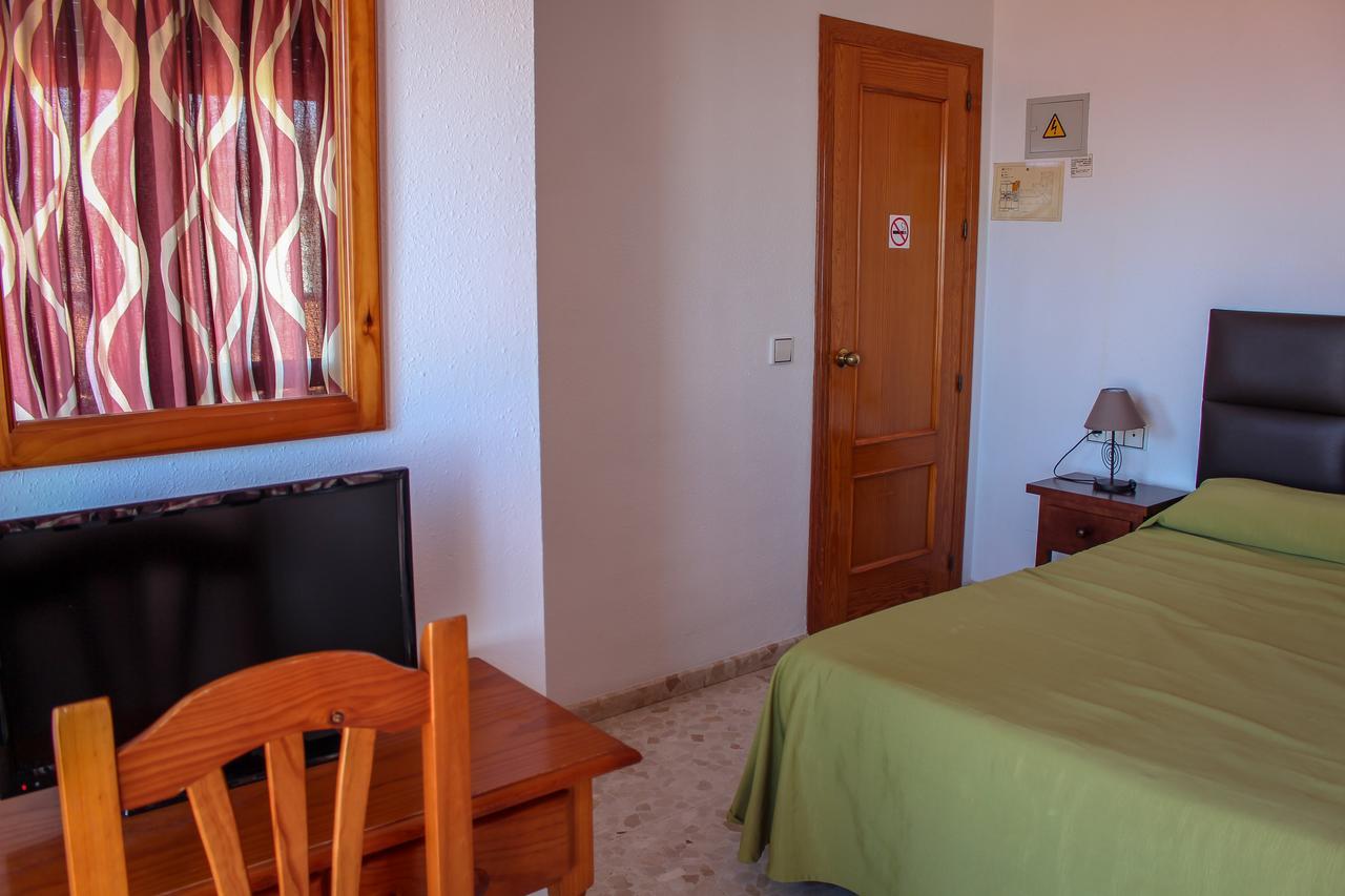 Hostal Esperanza เบนาคาราเฟ ภายนอก รูปภาพ