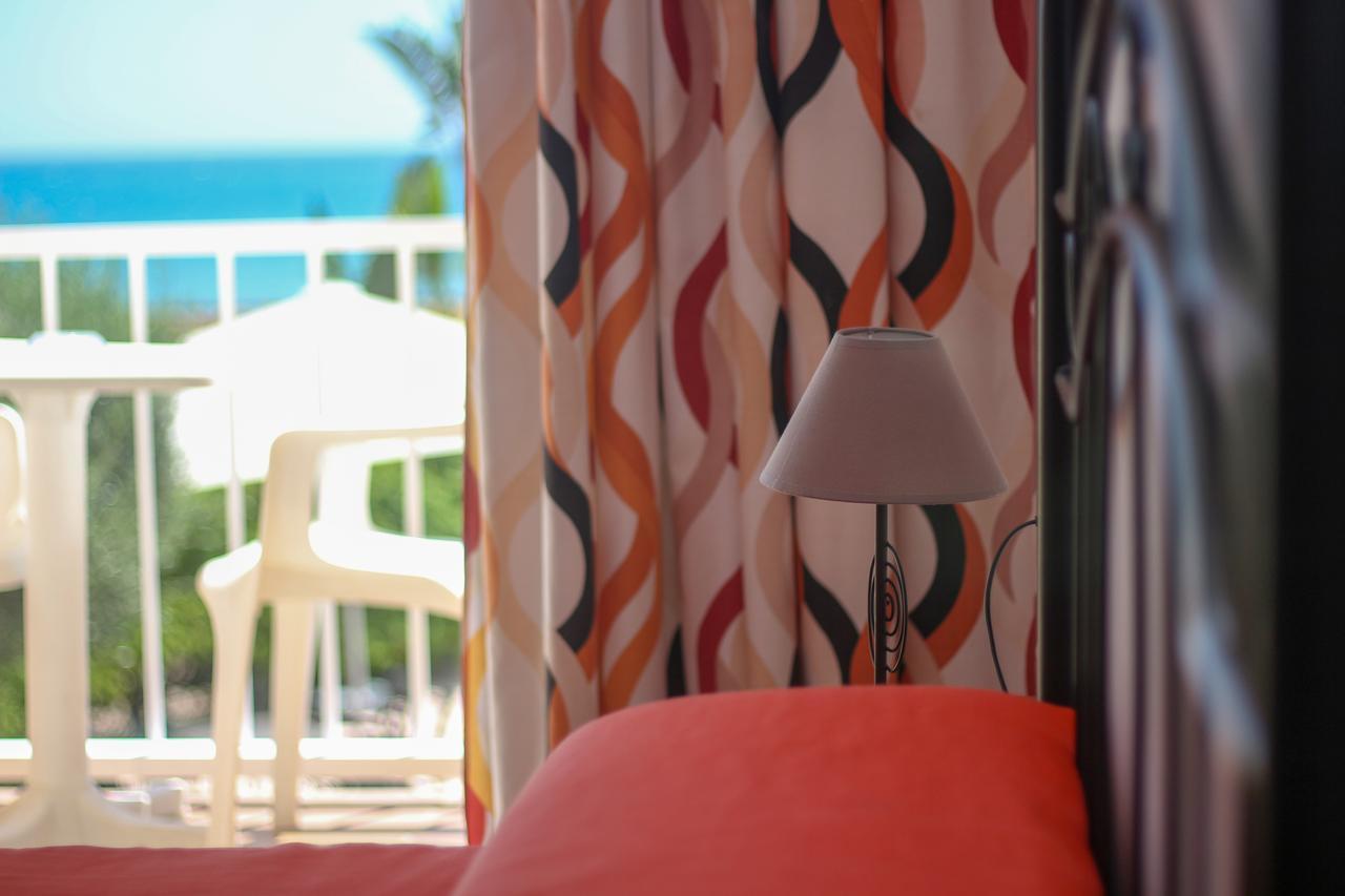 Hostal Esperanza เบนาคาราเฟ ภายนอก รูปภาพ